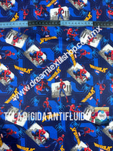 Cargar imagen en el visor de la galería, Microfibra Antifluidos Rígido Spiderman wall fondo azul
