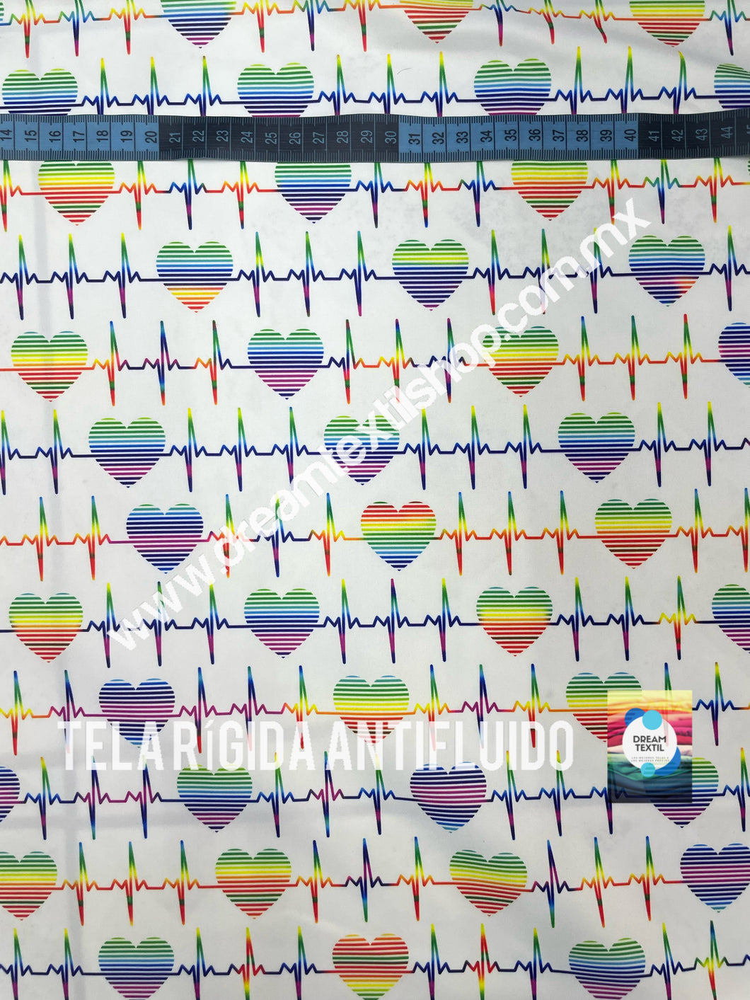 Microfibra Antifluidos Rígido Corazón electrocardiograma fondo blanco