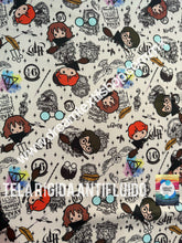 Cargar imagen en el visor de la galería, Microfibra Antifluidos Rígido Harry Potter fondo beige

