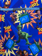 Cargar imagen en el visor de la galería, Microfibra Stretch Antifluidos Toy Story 5 lilypad
