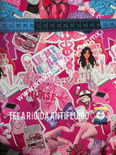 Cargar imagen en el visor de la galería, Microfibra Antifluidos Rígido Medicina Nurse Corazón fondo rosa
