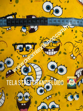 Cargar imagen en el visor de la galería, Microfibra Stretch Antifluidos Bob Esponja Caritas fondo amarillo
