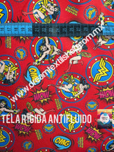 Cargar imagen en el visor de la galería, Microfibra Antifluidos Rígido Wonder Woman OMG fondo rojo
