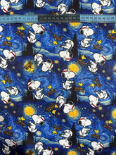 Cargar imagen en el visor de la galería, Microfibra Stretch Antifluidos Snoopy noche estrellada
