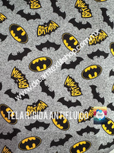 Cargar imagen en el visor de la galería, Microfibra Antifluidos Rígido Batman logo
