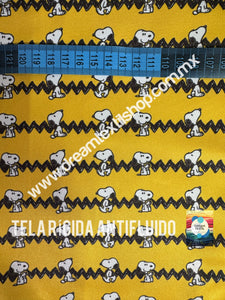 Microfibra Antifluidos Rígido Snoopy fondo amarillo