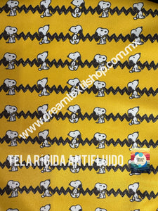 Microfibra Antifluidos Rígido Snoopy fondo amarillo