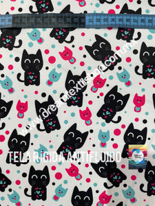 Microfibra Antifluidos Rígido Gatitos fondo blanco