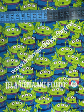 Cargar imagen en el visor de la galería, Microfibra Antifluidos Rígido Toy story Marcianitos
