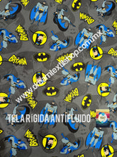 Cargar imagen en el visor de la galería, Microfibra Antifluidos Rígido Batman fondo gris
