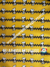 Cargar imagen en el visor de la galería, Microfibra Antifluidos Rígido Snoopy fondo amarillo
