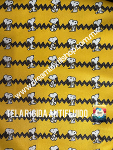Microfibra Antifluidos Rígido Snoopy fondo amarillo