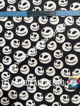Cargar imagen en el visor de la galería, Microfibra Antifluidos Rígido Calaveritas Extraño mundo de Jack
