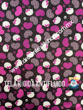 Cargar imagen en el visor de la galería, Microfibra Antifluidos Rígido Gatitos Corazon rosa fondo negro
