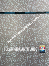 Cargar imagen en el visor de la galería, Microfibra Antifluidos Rígido Corazones Fondo beige
