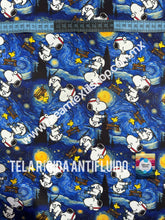 Cargar imagen en el visor de la galería, Microfibra Antifluidos Rígido Snoopy noche estrellada
