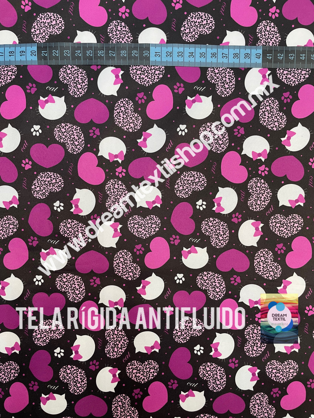 Microfibra Antifluidos Rígido Gatitos Corazon rosa fondo negro