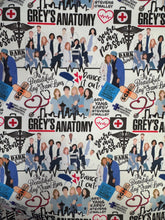 Cargar imagen en el visor de la galería, Microfibra Antifluidos Rígido Medicina Grey&#39;s Anatomy fondo blanco
