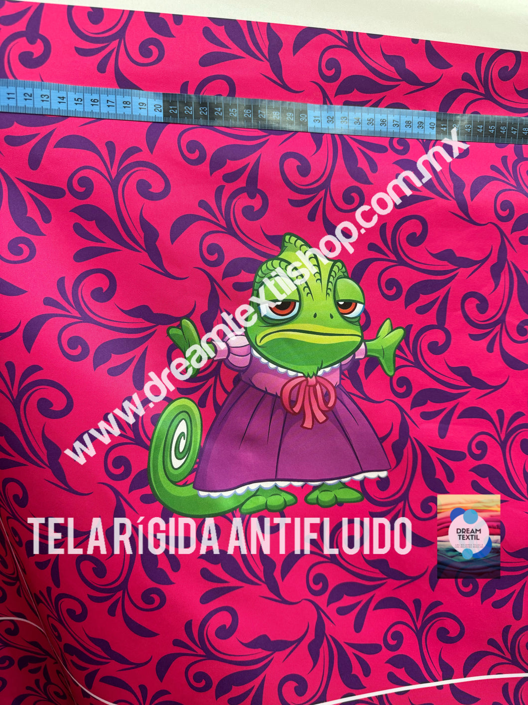 Microfibra Antifluidos Rígido Rapunzel Pascal fondo rosa cap (48 x 48cm centrado 20cm)
