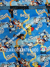 Cargar imagen en el visor de la galería, Microfibra Antifluidos Rígido Bluey friends
