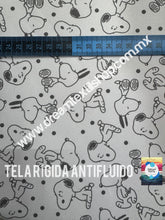 Cargar imagen en el visor de la galería, Microfibra Antifluidos Rígido Snoopy fondo blanco
