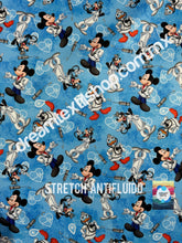 Cargar imagen en el visor de la galería, Microfibra Stretch Antifluidos Mickey Goofy doctor
