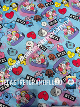 Cargar imagen en el visor de la galería, Microfibra Stretch Antifluidos BT21 fondo azul
