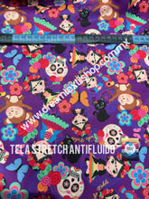Cargar imagen en el visor de la galería, Microfibra Stretch Antifluidos Frida fondo morado
