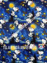 Cargar imagen en el visor de la galería, Microfibra Antifluidos Rígido Snoopy Noche Estrellada
