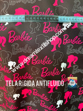 Cargar imagen en el visor de la galería, Microfibra Antifluidos Rígido Barbie logo fondo negro
