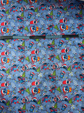 Cargar imagen en el visor de la galería, Microfibra Stretch Antifluidos Stitch Navideño azul arbol
