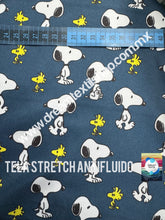 Cargar imagen en el visor de la galería, Microfibra Stretch Antifluidos Snoopy woodstock fondo azul
