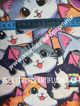 Cargar imagen en el visor de la galería, Microfibra Stretch Antifluidos Gatitos tiernos gris gde
