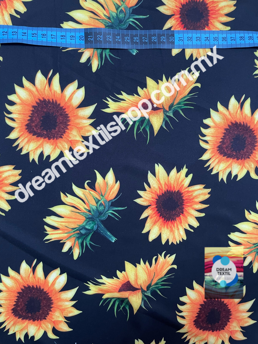 Lycra de Polyester Girasoles fondo negro