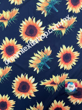 Cargar imagen en el visor de la galería, Lycra de Polyester Girasoles fondo negro
