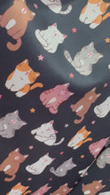 Cargar y reproducir el video en el visor de la galería, Microfibra Antifluidos Rígido Gatitos Estrella
