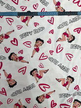 Cargar imagen en el visor de la galería, Betty Boop gris corazon fondo blanco
